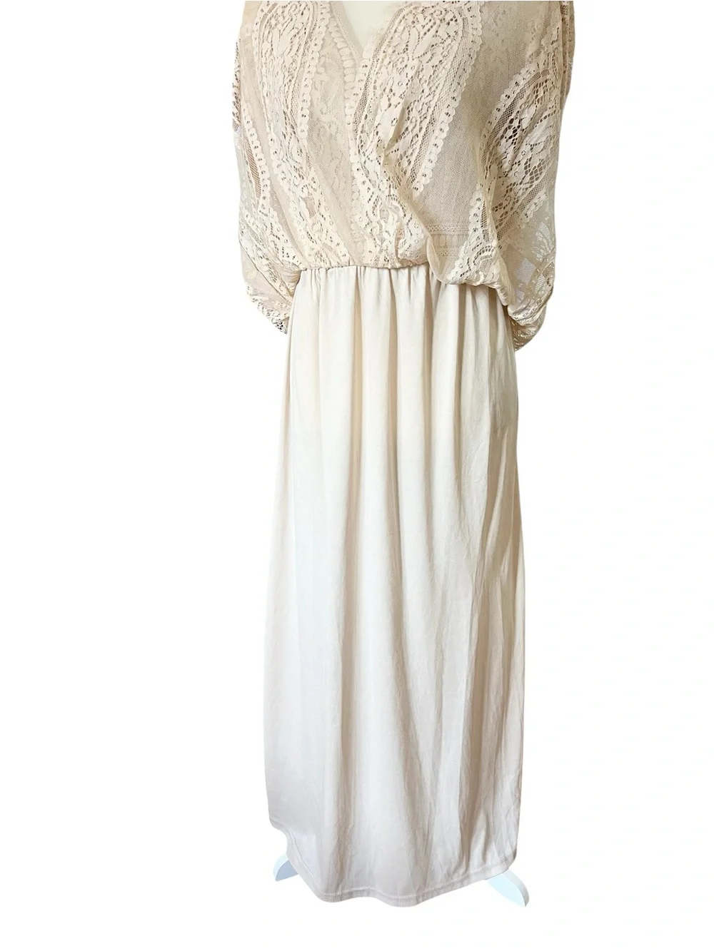Elegant V-Neck Lace Maxi Dress in Blush